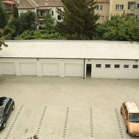Riverside Apartman With Free Parking Γκιόρ Εξωτερικό φωτογραφία