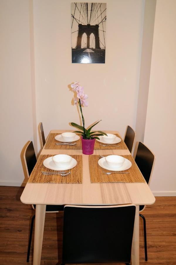 Riverside Apartman With Free Parking Γκιόρ Εξωτερικό φωτογραφία