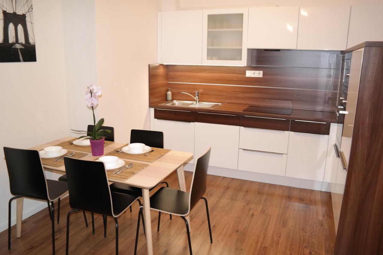 Riverside Apartman With Free Parking Γκιόρ Εξωτερικό φωτογραφία