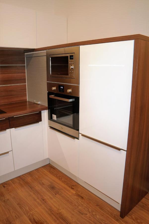 Riverside Apartman With Free Parking Γκιόρ Εξωτερικό φωτογραφία