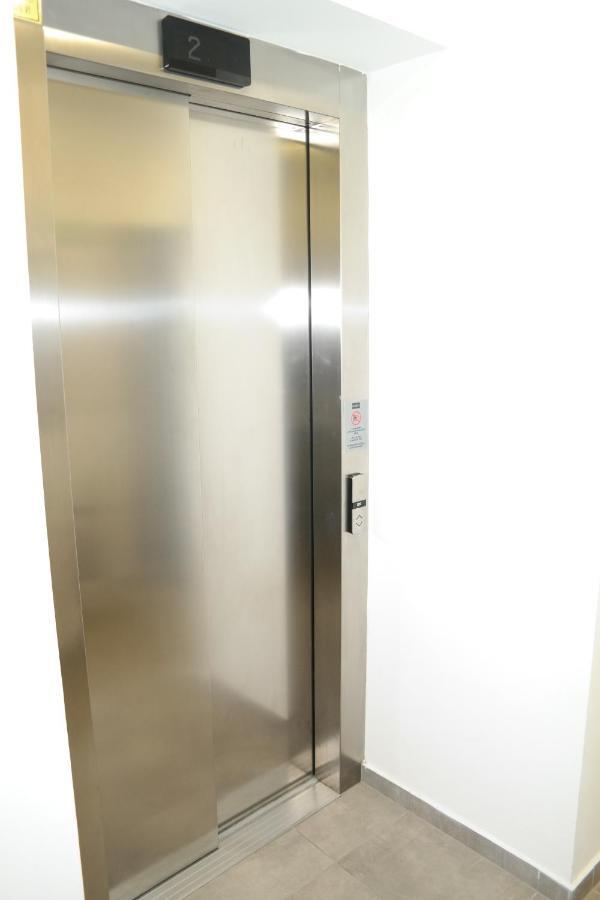 Riverside Apartman With Free Parking Γκιόρ Εξωτερικό φωτογραφία