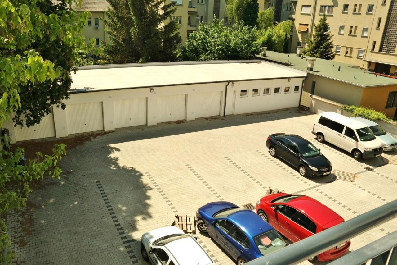 Riverside Apartman With Free Parking Γκιόρ Εξωτερικό φωτογραφία