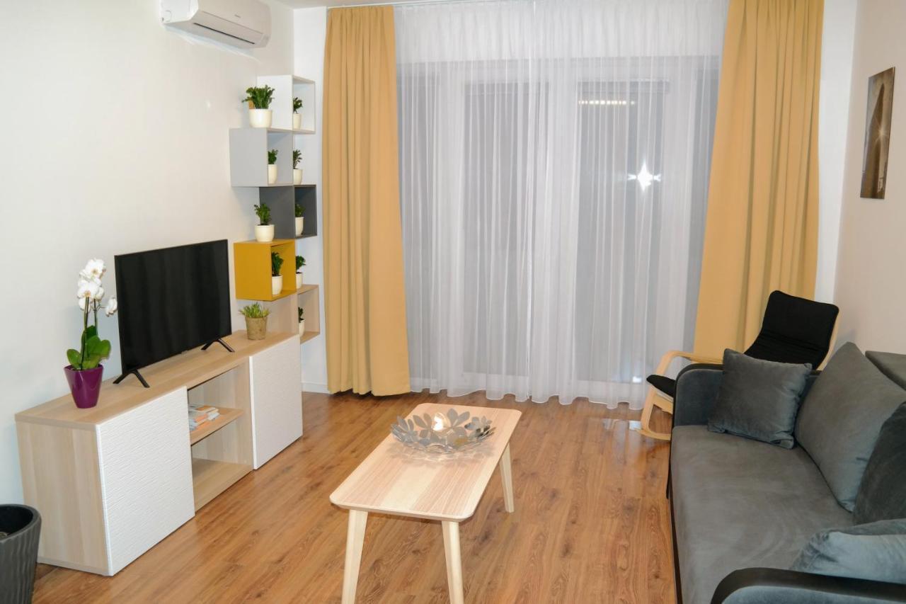 Riverside Apartman With Free Parking Γκιόρ Εξωτερικό φωτογραφία