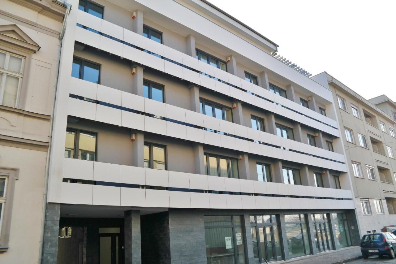 Riverside Apartman With Free Parking Γκιόρ Εξωτερικό φωτογραφία